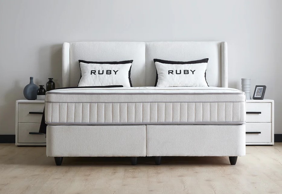 Ruby Bett-Set ABC Bedding